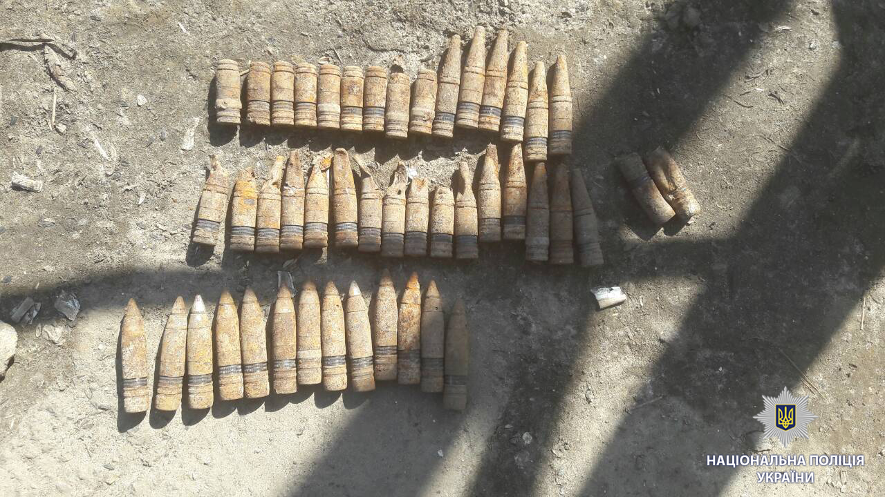 В Лозовой дети нашли около 40 снарядов. Фото: ГУ НП в Харьковской области