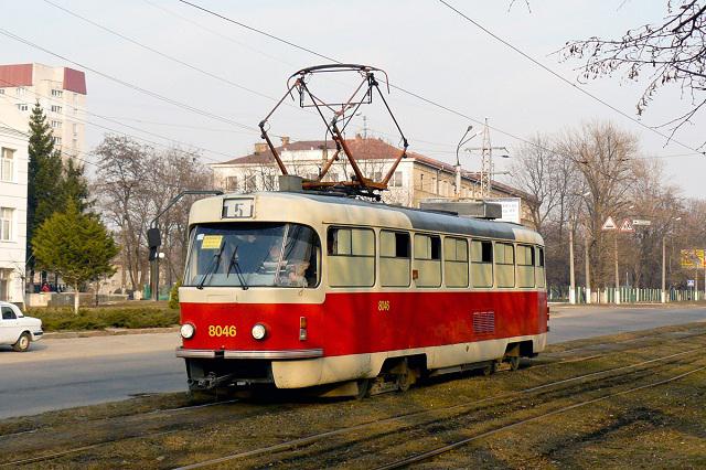 В Харькове два дня трамваи будут ездить в объезд из-за ремонта путей на Московском проспекте