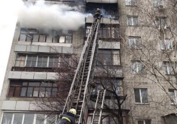 Пожар на Вологодской в Харькове. Фото: ГСЧС