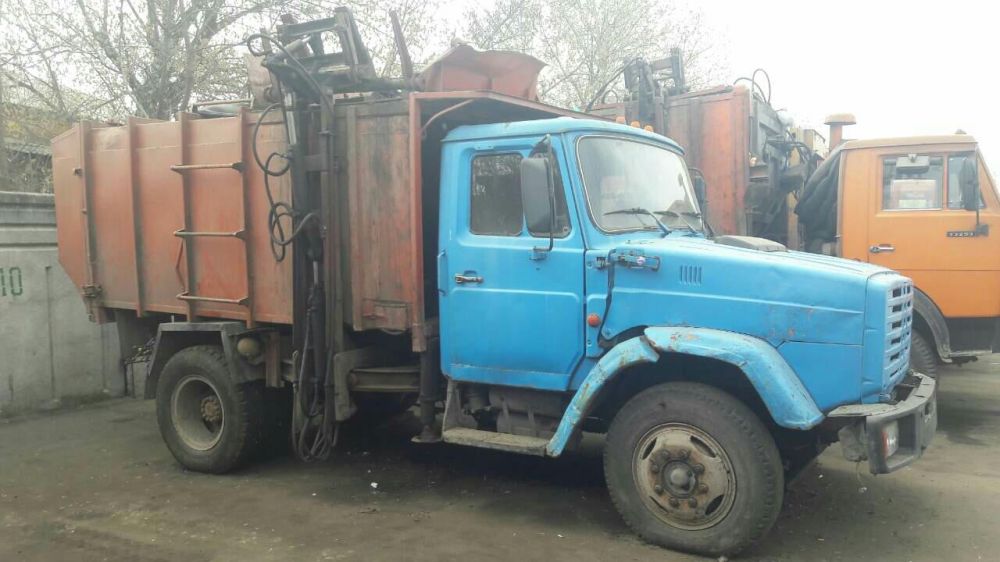 В Харькове мусоровоз сбил школьницу на Рогани