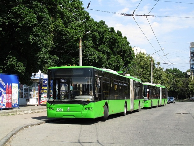 В Харькове из-за ремонта дороги не ходит часть троллейбусов на Салтовке