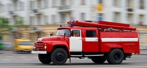 Получи ответ: почему по городу ездят пожарные с кортежем полиции