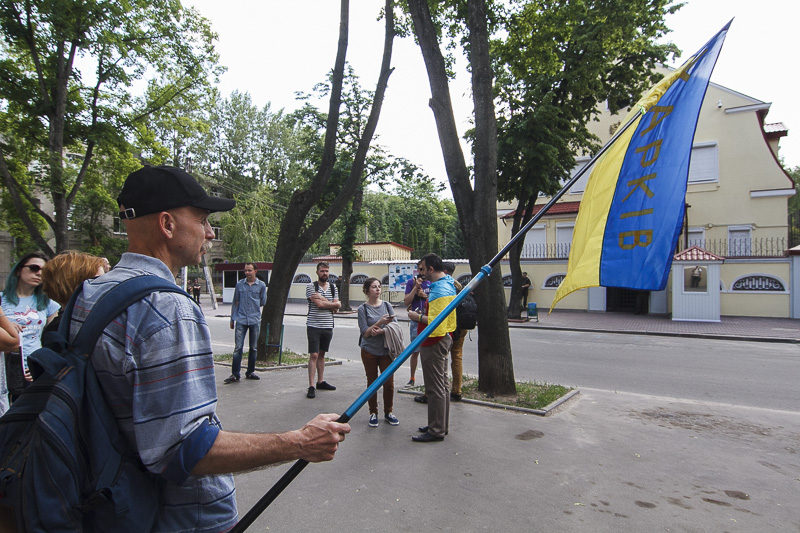 В Харькове под Генконсульством РФ требовали освободить Сенцова. Фото: KHARKIV Today