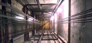 Жуть: днепрянин упал в шахту лифта 14-этажного дома