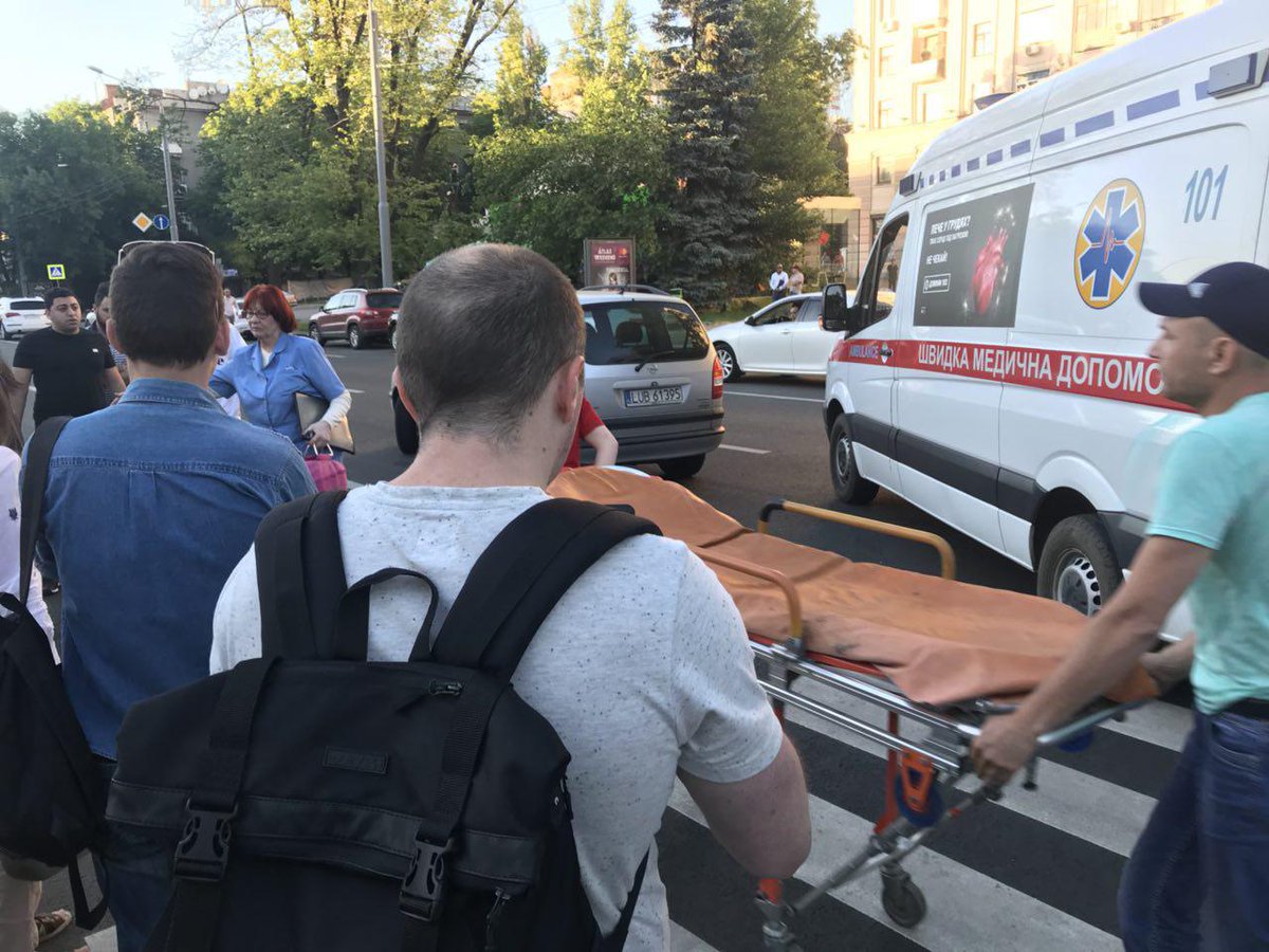 В Харькове 29 мая машина сбила женщину-пешехода. Фото: ХХ