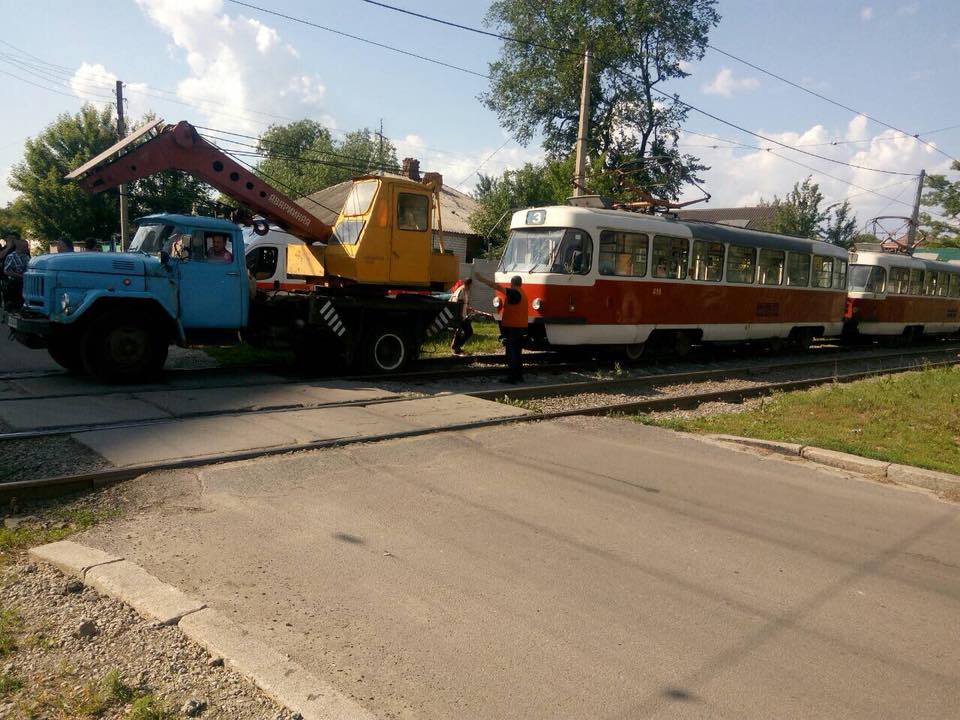 В Харькове пьяный мужчина шагнул под трамвай. Фото: Facebook Юрий Сидоренко