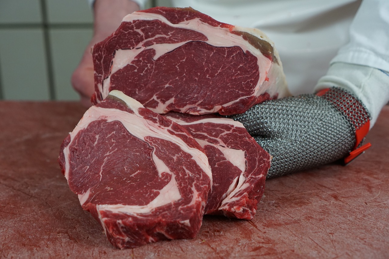 Эксперты подсчитали, что за год мясо в Украине подорожало на 35%