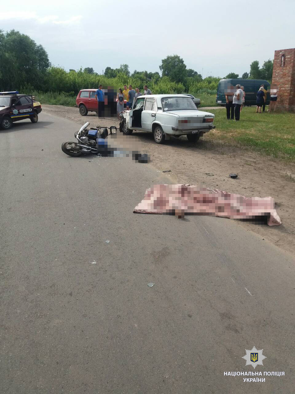 Под Харьковом мотоцикл впечатался в легковушку, есть жертвы. Фото: ГУ НП в Харьковской области