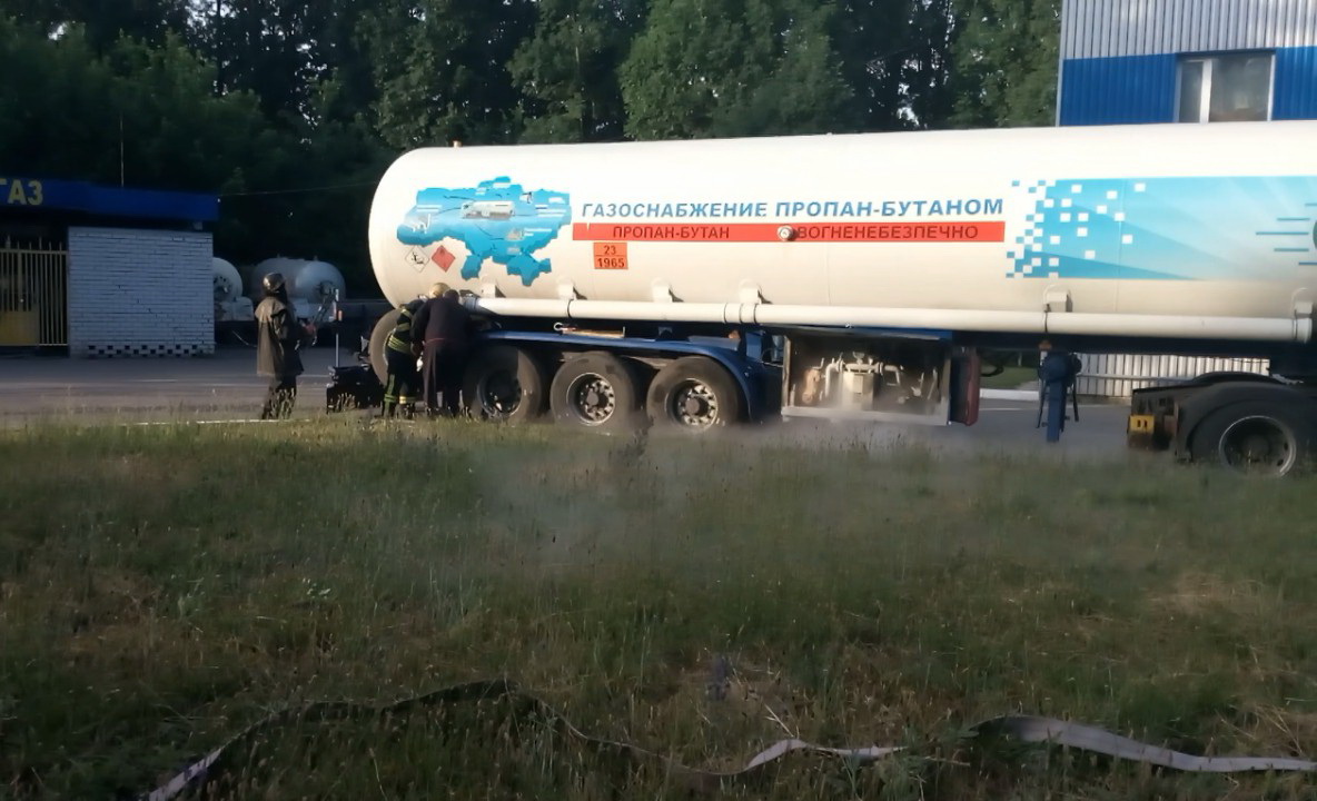 В Харькове вытек газ из автоцистерны. Фото: ГСЧС в Харьковской области