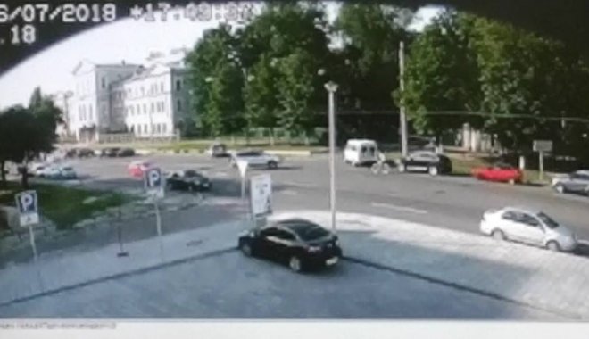 Гибель мотогонщика в ДТП в Харькове: появилось видео с места аварии