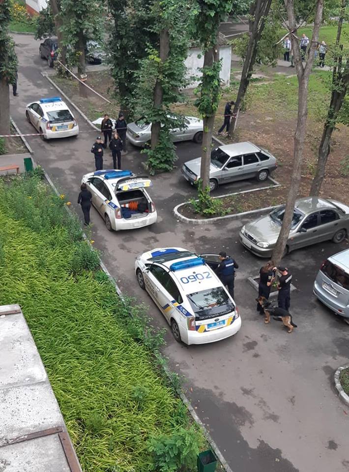 В Харькове во дворе пятиэтажки нашли труп женщины. Фото:  Facebook Типичное ХТЗ