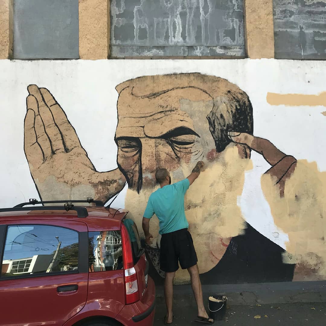 В Одессе закрасили граффити Гамлета. Фото: соцсети