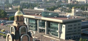 Возле Южного вокзала карманника, убегавшего от полиции, насмерть сбил автомобиль