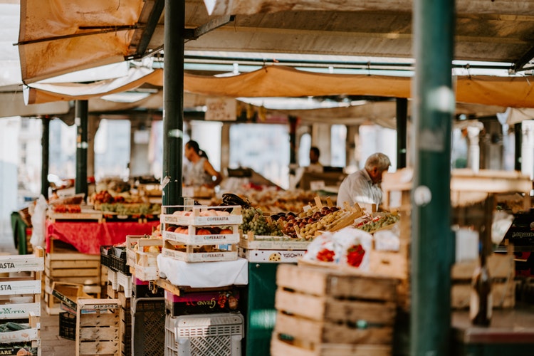 Цены на продукты на рынках Харькова осенью-2018: подешевеют ли рыба, мясо и картофель. Фото: unsplash.com