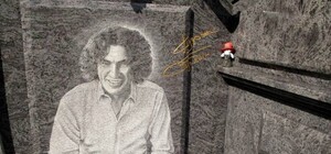 Скандал c похоронным бюро в Одессе: мать Кузьмы Скрябина шокирована рекламой памятников