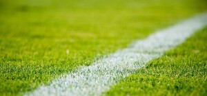 На Радужном неизвестные похитили газон со школьного стадиона