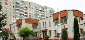 Не поділили приміщення: у Львові батьки дошкільнят виламали замки сусіднього дитсадочка