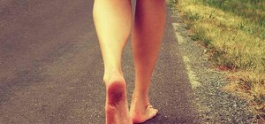 Не дождался полумарафона: на Бабурке на проезжей части бегал голый мужчина (ВИДЕО)