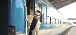 Збирай наплічник: до Львова запустять додаткові потяги на осінні канікули