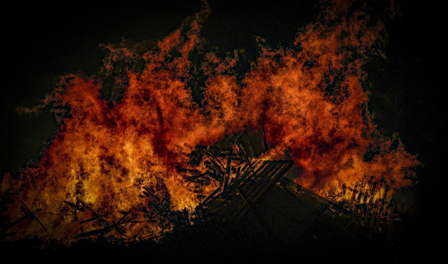 В центре Харькова — большой пожар. Фото: unsplash.com