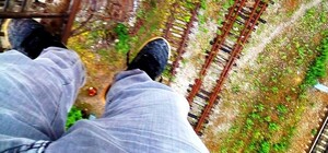 Неудавшийся руфер: 14-летний подросток залез на дымоход старой котельной и застрял на высоте 6 метров