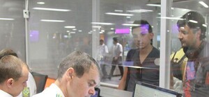 В столичных аэропортах не пропустили около сотни граждан РФ