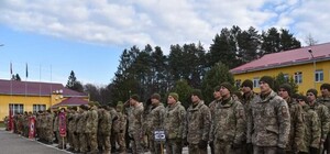 Опровергатор Vgorode: правда ли, что в городе останавливают машины и забирают молодых парней