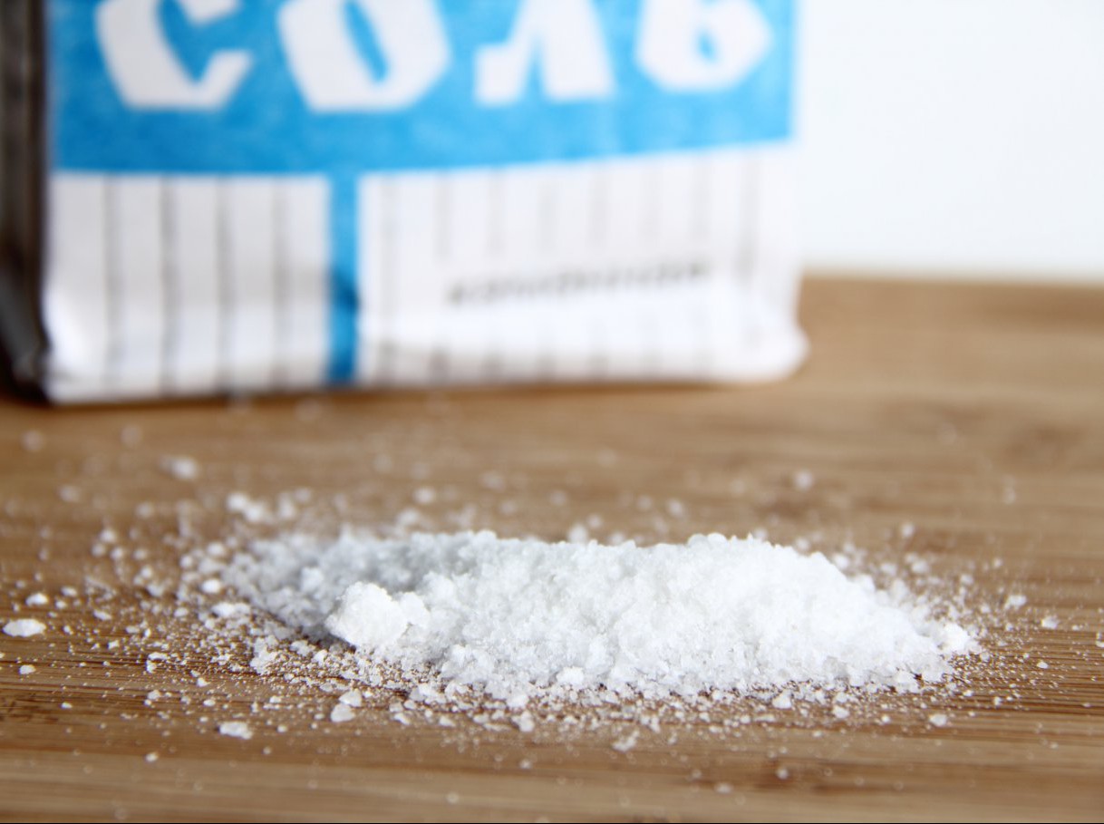 Военное положение в Харькове: ждать ли скачка цен на соль, сахар и спички
