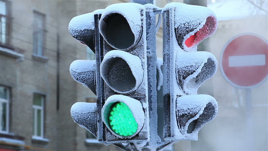 В Харькове появится светофор на аварийно опасном участке Московского проспекта. Фото: Shutterstock