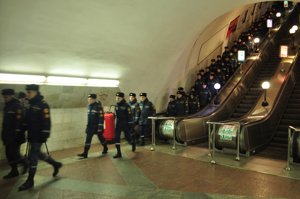 В харьковском метро прошли учения на случай воздушной тревоги. Фото: mediaport.ua