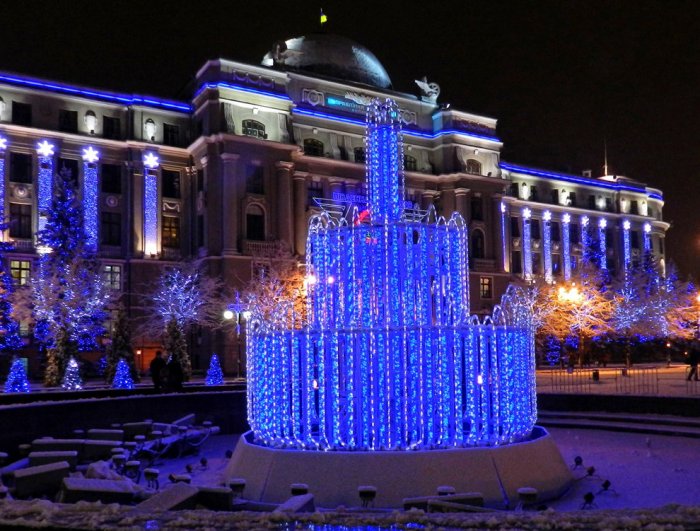 Новый год в Харькове: на Привокзальной площади засияет ледяной фонтан. Фото: Мирная О.С. (с сайта streets-kharkiv.info)