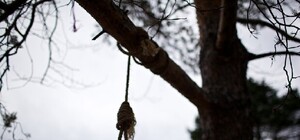 Поссорилась с семьей: в харьковском Лесопарке нашли повешенную женщину