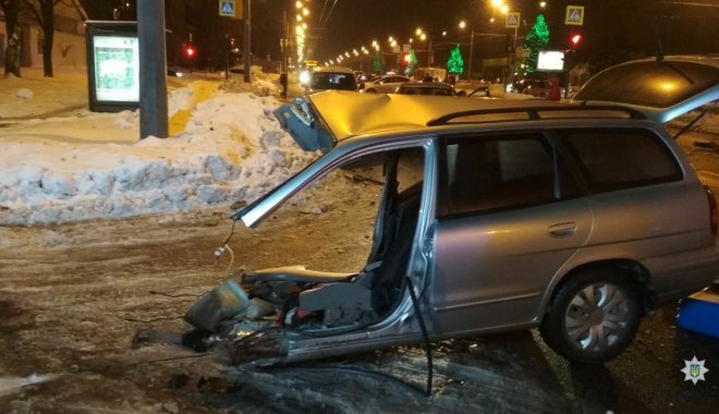Авария на проспекте Гагарина в Харькове (фото)