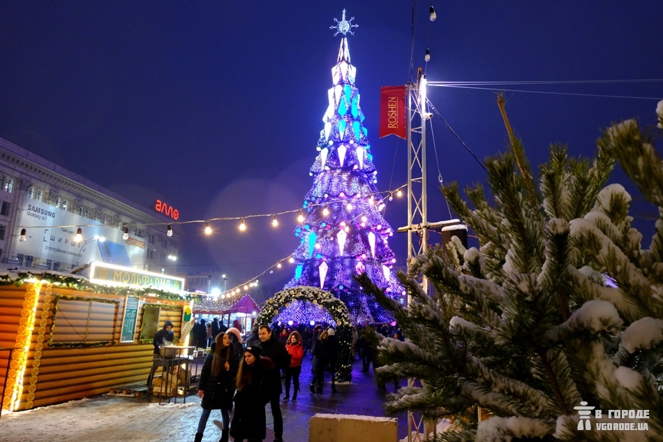 Кто будет выступать на площади в Харькове в новогоднюю ночь 2018-2019. Фото Алины Бычек Vgorode