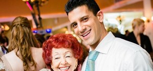 Подарунок під ялинку: у кого з 1 січня зростуть зарплати і пенсії