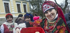 Сжигание чучела и колодки для холостяков: в Сковородиновке отпразднуют Масленицу