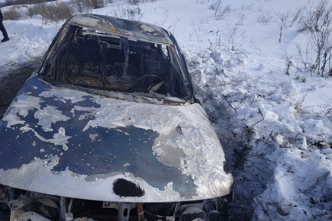 Под Харьковом обнаружили труп мужчины в машине. Фото: kharkiv.dsns.gov.ua