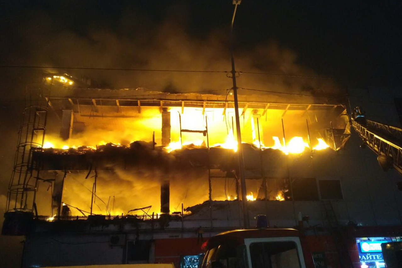 Спасатели опубликовали видео пожара в ТЦ "Мираж" на Салтовке. Фото: ГУ ГСЧС в Харьковской области