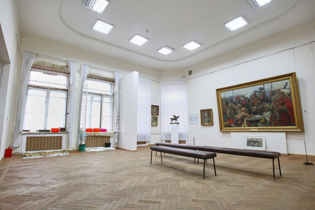 В Харьковском художественном музее течет крыша. Фото: KHARKIV Today