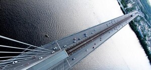 Пробки целый день: завтра в Киеве ограничат движение на Южном и Северном мосту