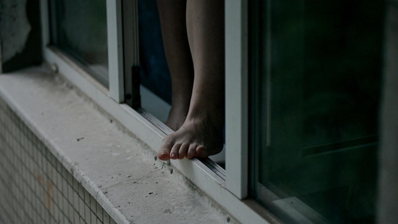 На Новых домах под многоэтажкой нашли тело женщины. Фото: newsbel.by