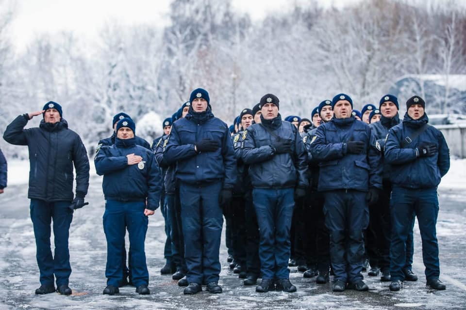 К "флешмобу" присоединились должностные лица полиции / Алексей Билошицкий