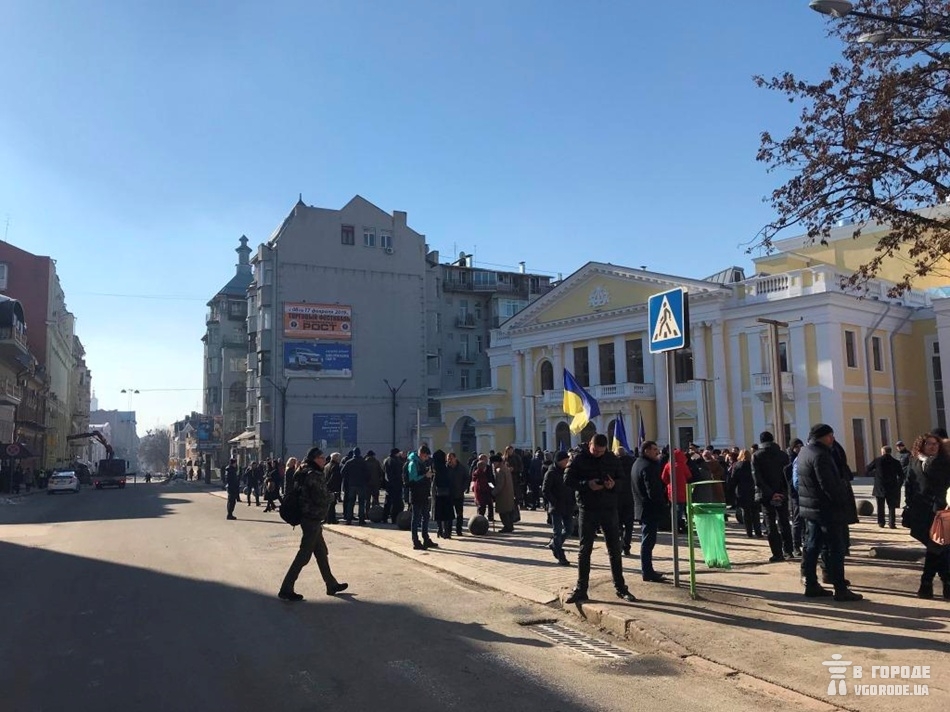 В Харькове из-за приезда Президента затруднен проезд по центру. Фото: Алина Бычек, Vgorode