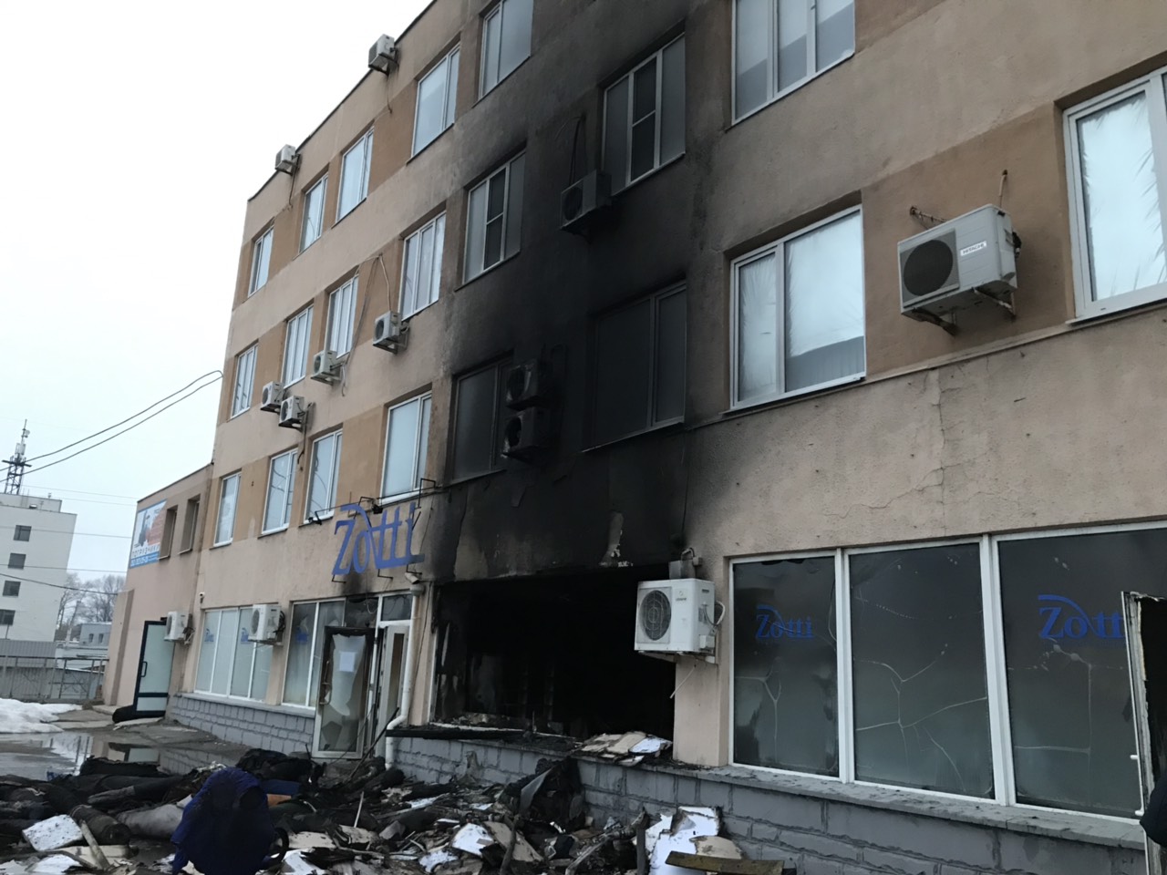 Пожар на Гагарина в Харькове: подожгли обувные склады ...