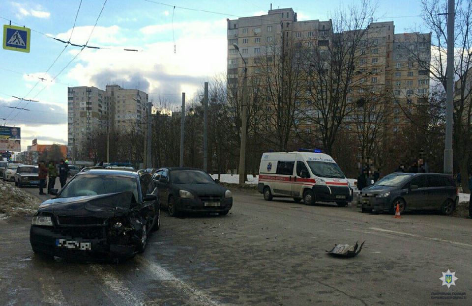 В Харькове грабители попали в ДТП, убегая с места преступления. Фото: патрульная полиция
