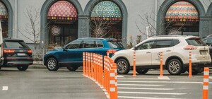 На Южном вокзале и площади Льва Толстого установят делиниаторы: зачем это нужно