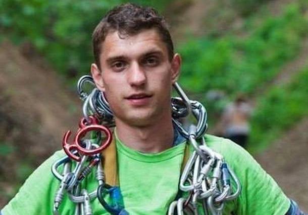 Под Харьковом попрощались с 20-летним бойцом, которого 4 года считали пропавшим