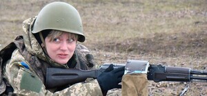 В Минобороны разрешили девушкам поступать в военные лицеи Украины