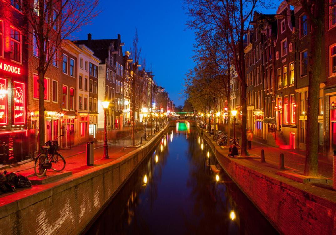 Новость - События - Успей посмотреть: с 2020 года в Амстердаме запретят экскурсии в квартал красных фонарей
