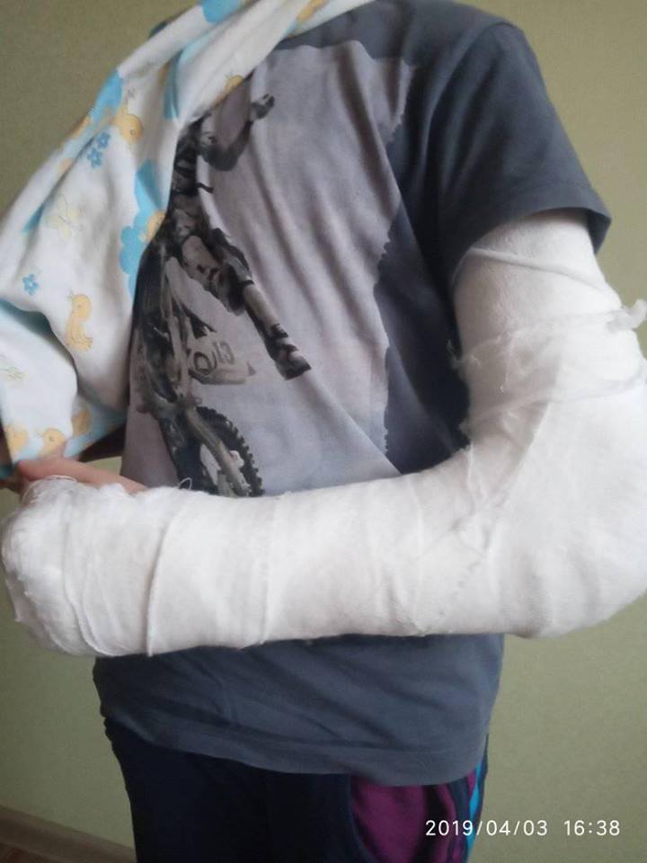 В харьковской поликлинике на ребенка рухнул рентген. Фото: Facebook "Харьков City" 